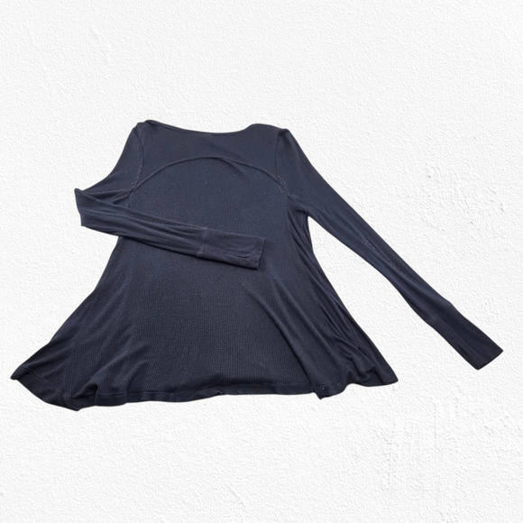 We The Free Black Waffle Knit Thermal Top Thumbholes Layered Hem Size Medium - Picture 9 of 9